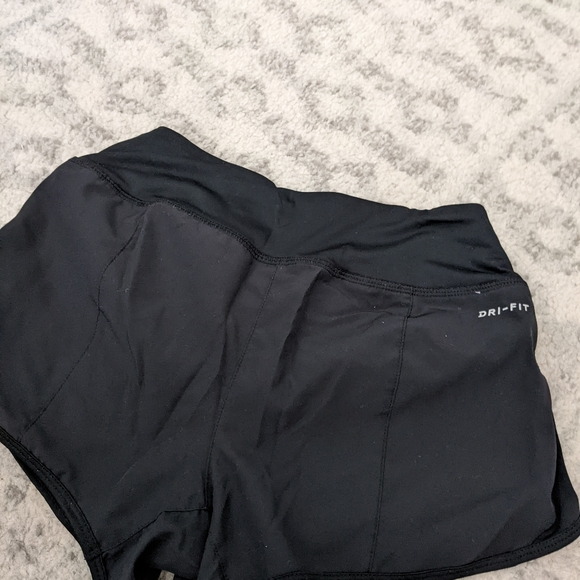 Nike shorts - Picture 2 of 3